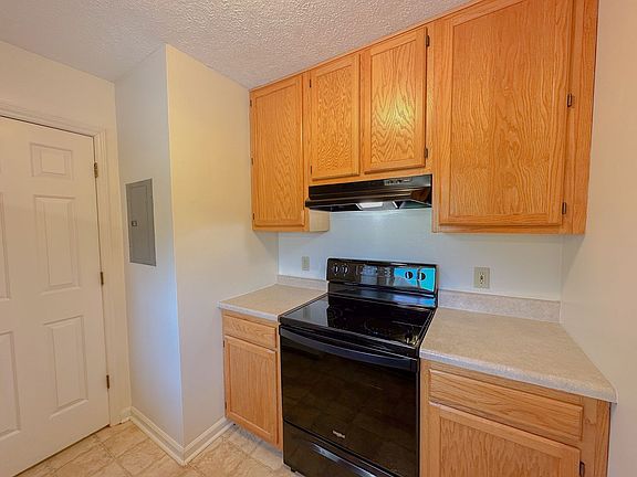 4th image of 21 Shanna Dr APT 2