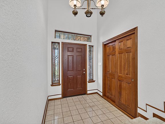 5th image of 18 Boulder Ln