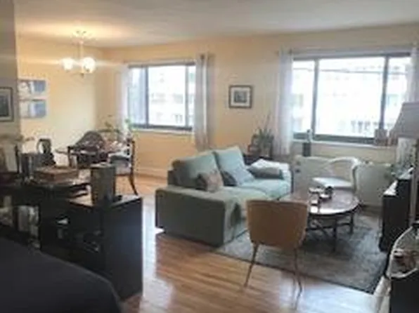 1200 S Arlington Ridge Rd APT 415, Arlington, VA 22202