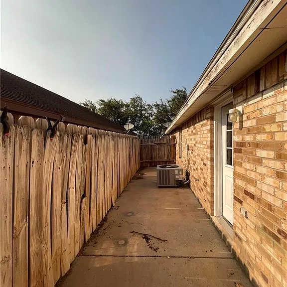 805 W Bronze Dr #4 — Photo 5