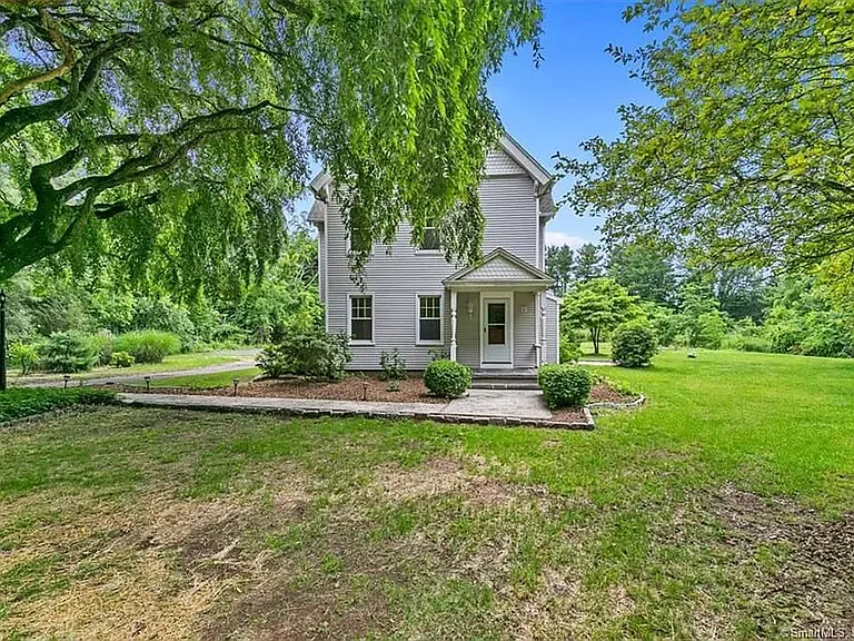 40 Wintergreen Ave — Photo 38