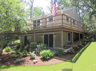 3 Old Dirt Rd, Oak Bluffs, MA 02557