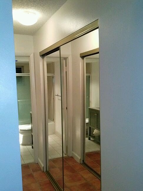 HALLWAY TO MASTER BATH