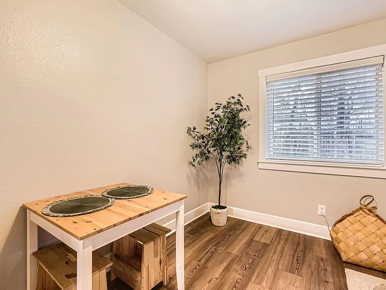6108 Calmar Cv #B — Photo 11