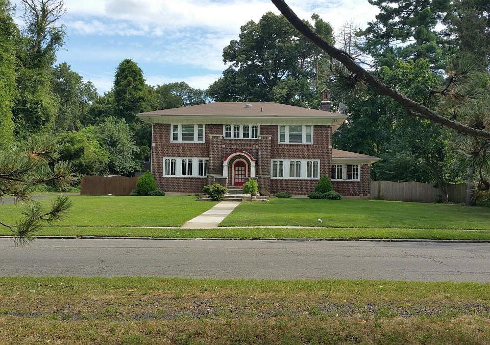1st image of 452 So Harrison St