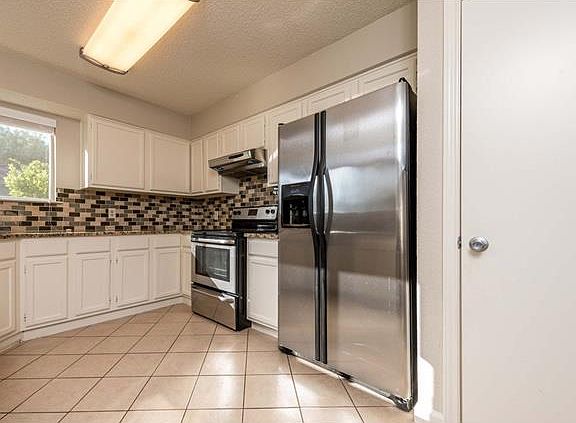 4th image of 13314 Briar Hollow Dr