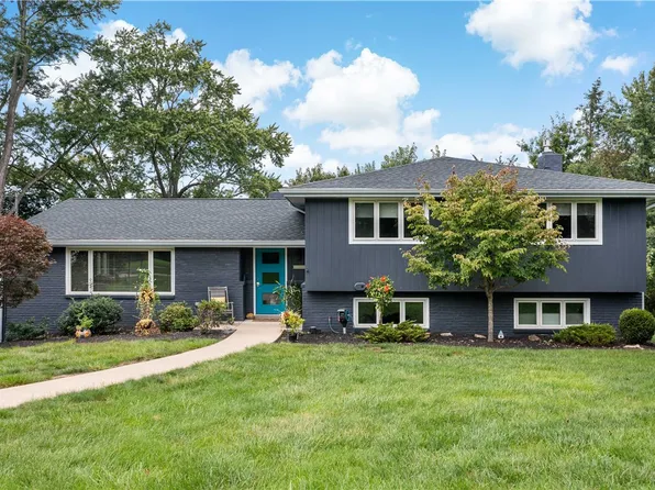 2640 Thorntree Dr, Pittsburgh, PA 15241