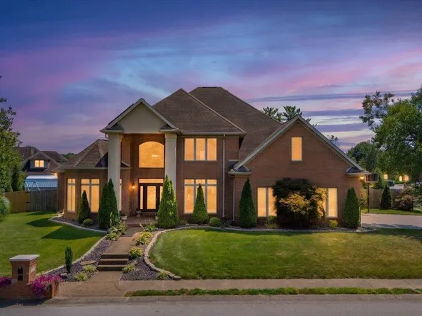 8077 Clearview Dr, Newburgh, IN 47630