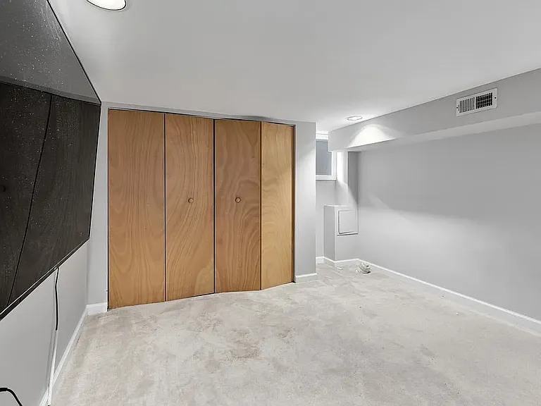 827 S Curley St — Photo 22