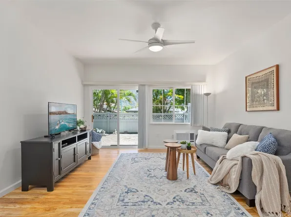 7190 Hawaii Kai Dr APT 271, Honolulu, HI 96825