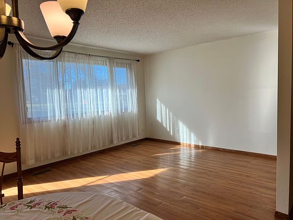 2nd image of 552 Donegal Cir