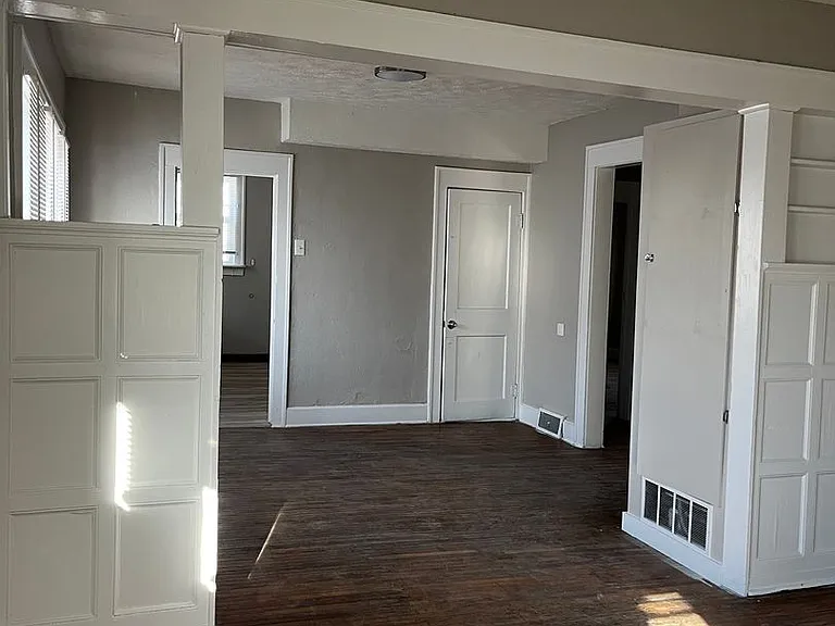 1541 Whittier Street — Photo 2