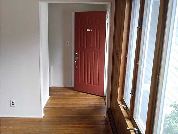 4th image of 2703 Milburn Ave