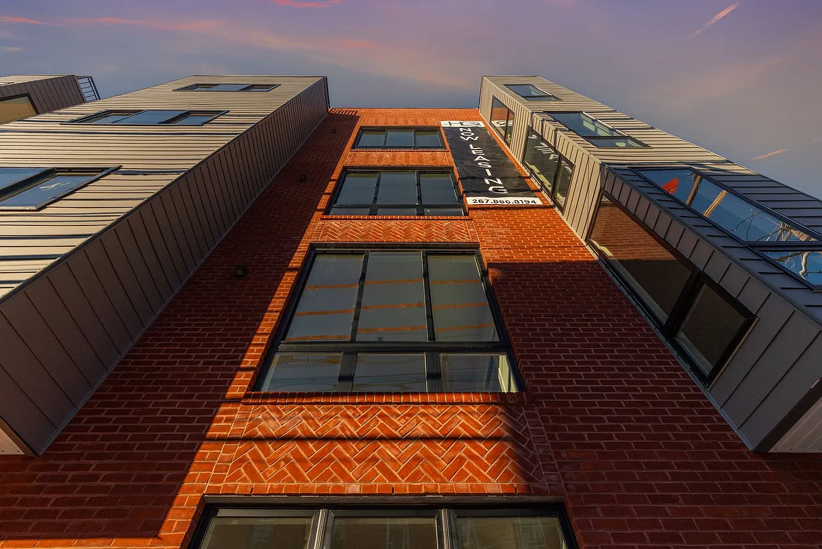 Building Photo - The HQ