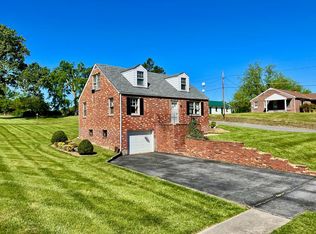 413 W Carolina Ave, Crewe, VA 23930