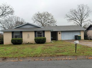 16 Helen Dr, Sherwood, AR 72120