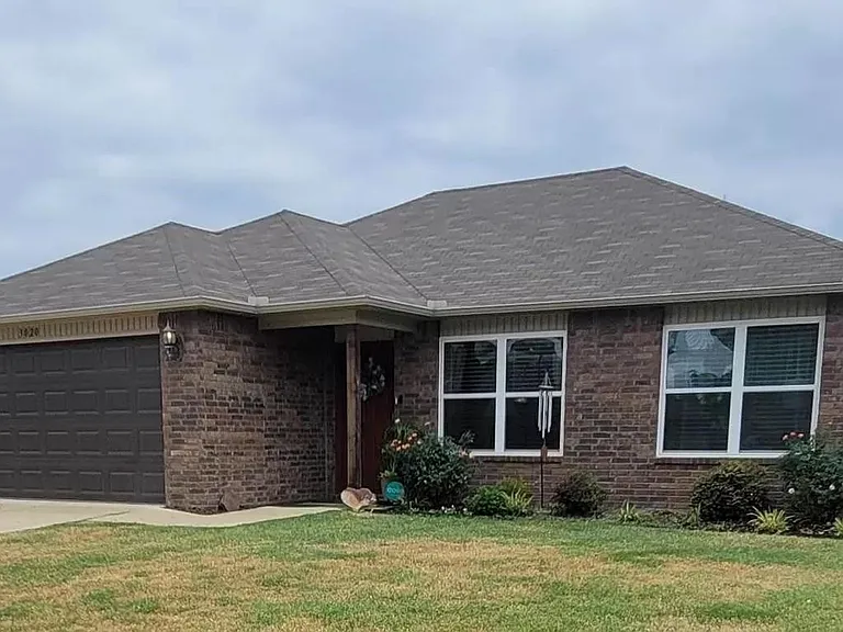 3020 Beechwood Dr — Photo 1