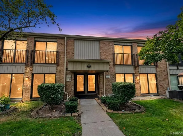 18059 University Park Dr #39, Livonia, MI 48152