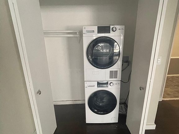 4th image of 231 N La Peer Dr APT 206