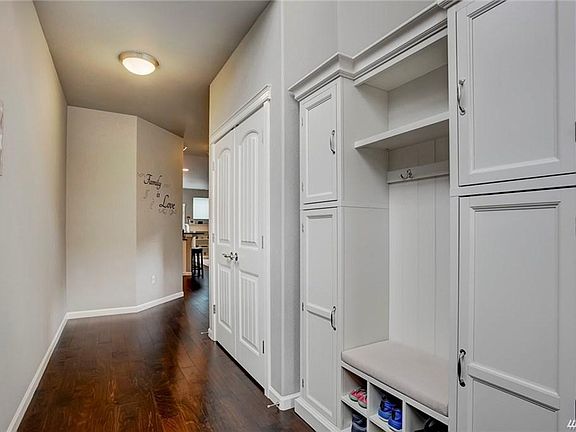 3rd image of 3915 Portside Dr