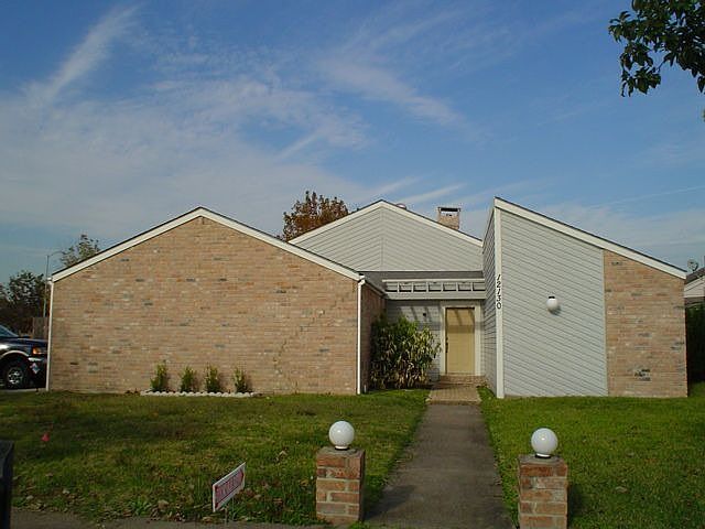 1st image of 12130 Meadow Pines Dr
