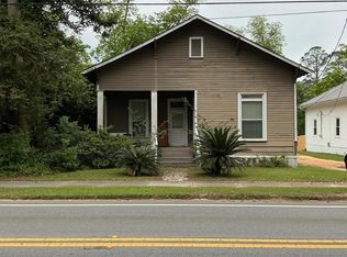 704 Main St, Chipley, FL 32428