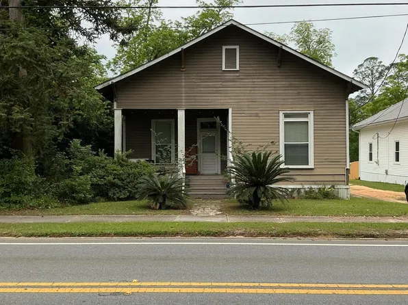 704 Main St, Chipley, FL 32428