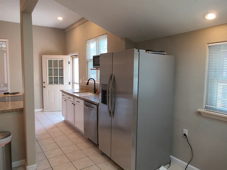 5859 S Curtice St — Photo 6