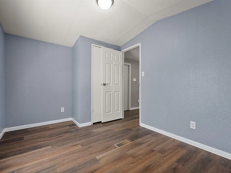 2222 N Austin Ave #32 — Photo 13