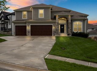 15515 Spruce St, Basehor, KS 66007