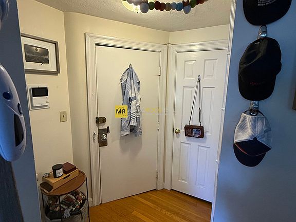 4th image of 15 Joy St