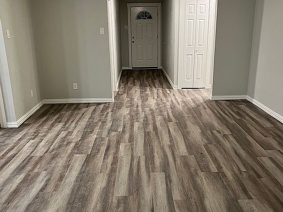 3rd image of 302 Nettle Dr