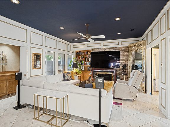 4th image of 2403 Radcliffe Dr