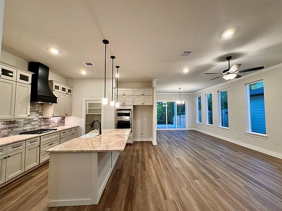 7th image of this home