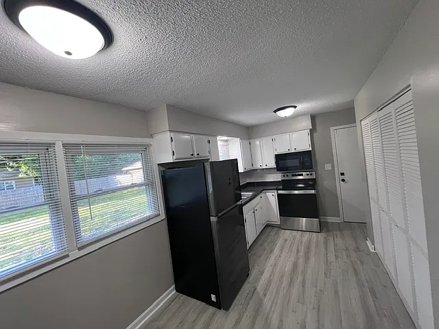 1418 Dobbins Dr — Photo 18