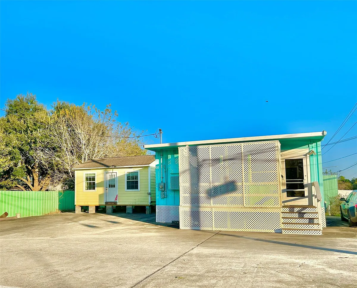 Building Photo - 927 27th St