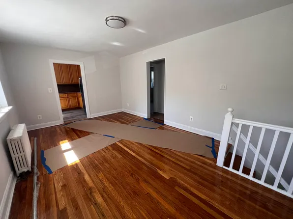 61-51 224th St #C, Oakland Gardens, NY 11364