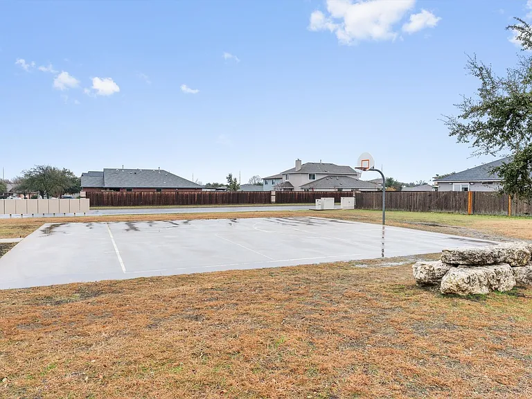 107 McCarthur Dr — Photo 22