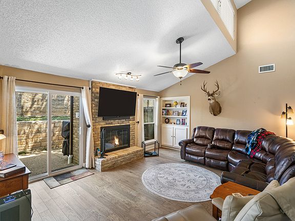 2nd image of 2781 Fairway Park St