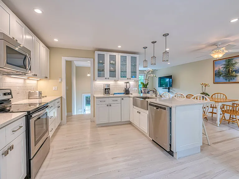 55 Shinnecock Rd #A — Photo 4