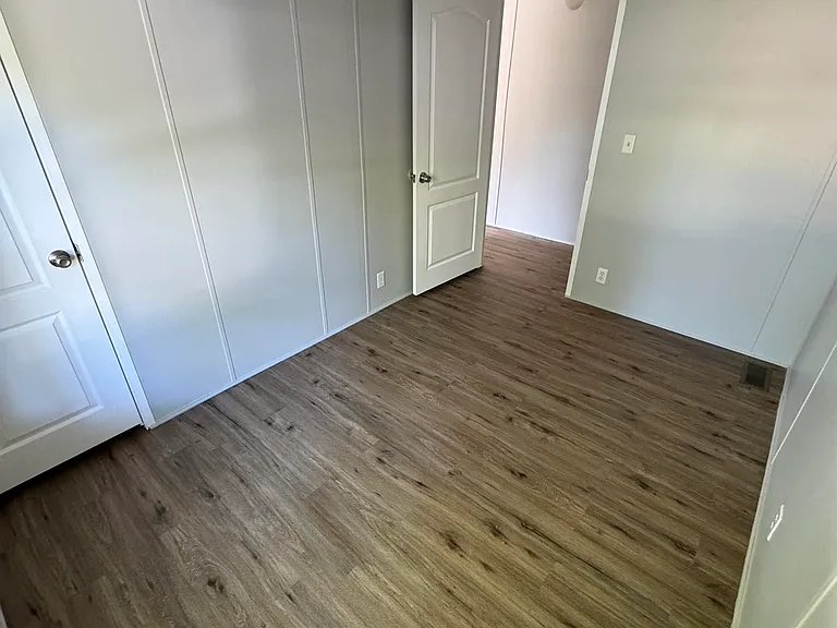 5885 Island Dr — Photo 9