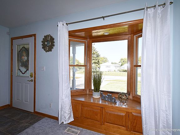 3rd image of 766 Crestwood Dr