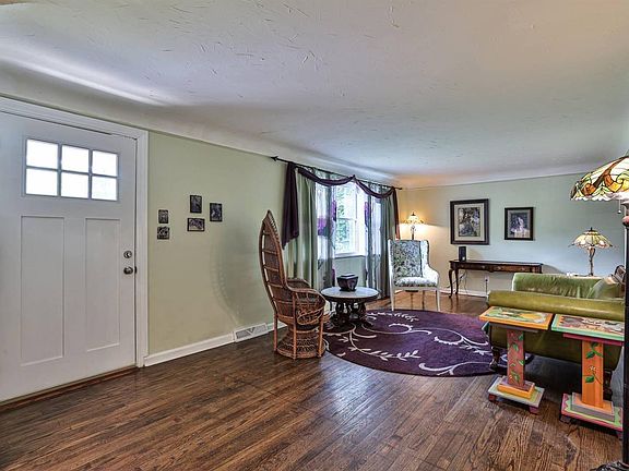 4th image of 5576 Betty Ln