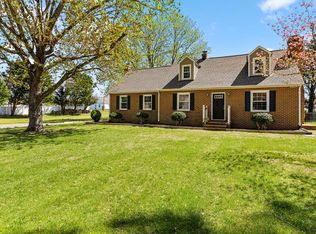 325 Lakeside Dr, Warsaw, VA 22572