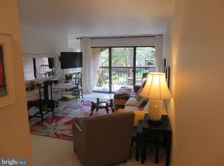 11228 Chestnut Grove Sq APT 232, Reston, VA 20190