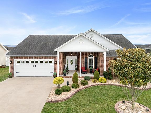 3rd image of 23 Slate Dr