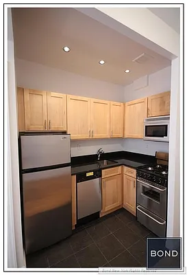 Rented by Bond New York | media 8