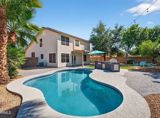 2208 S Peppertree Ct, Gilbert, AZ 85295