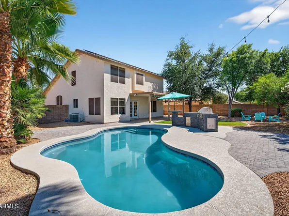 2208 S PEPPERTREE Court, Gilbert, AZ 85295