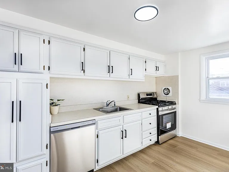 1117 Circle Dr — Photo 10